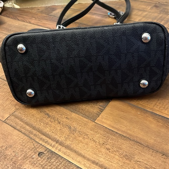 Michael Kors black handbag - Picture 3 of 5